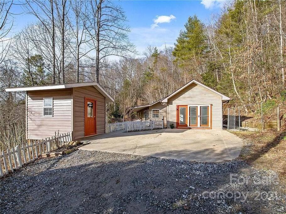 Misty Mountain Cottage Waynesville Dış mekan fotoğraf